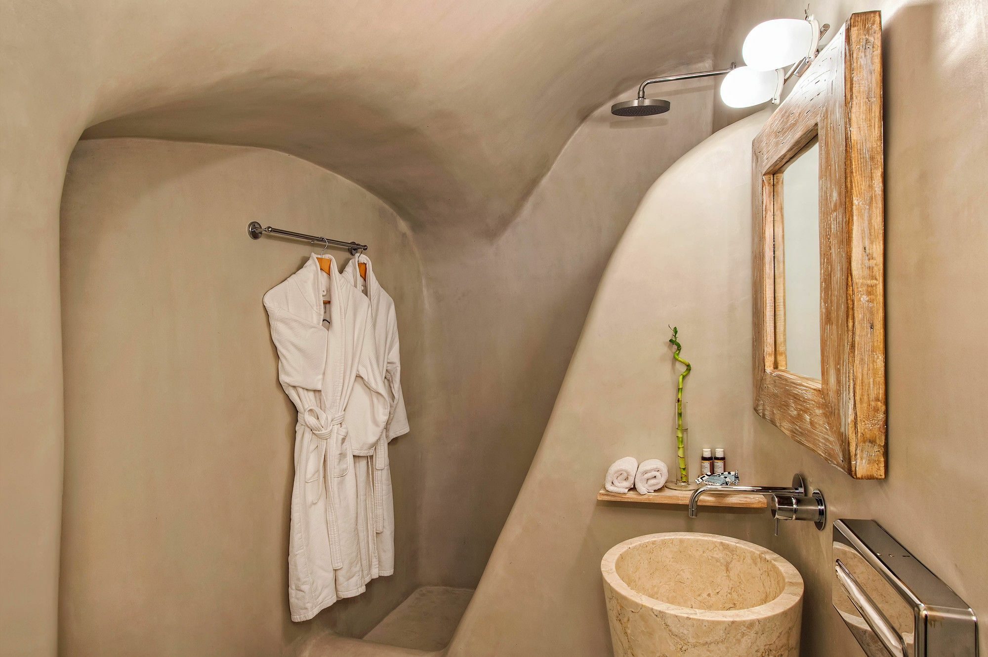 The Ivory Villa Oia (Santorini)