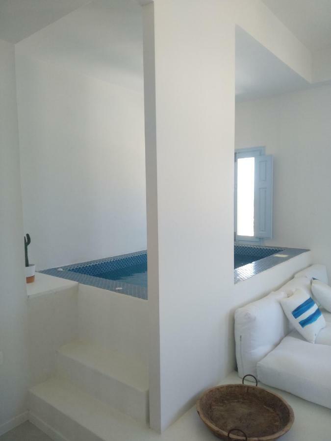 Sol-mate 3* Oia (Santorini)