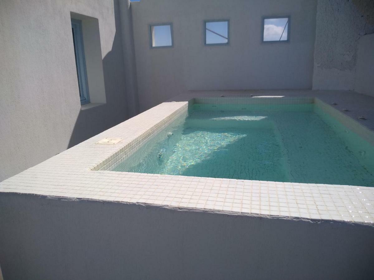 Sol-mate Aparthotel Oia (Santorini)