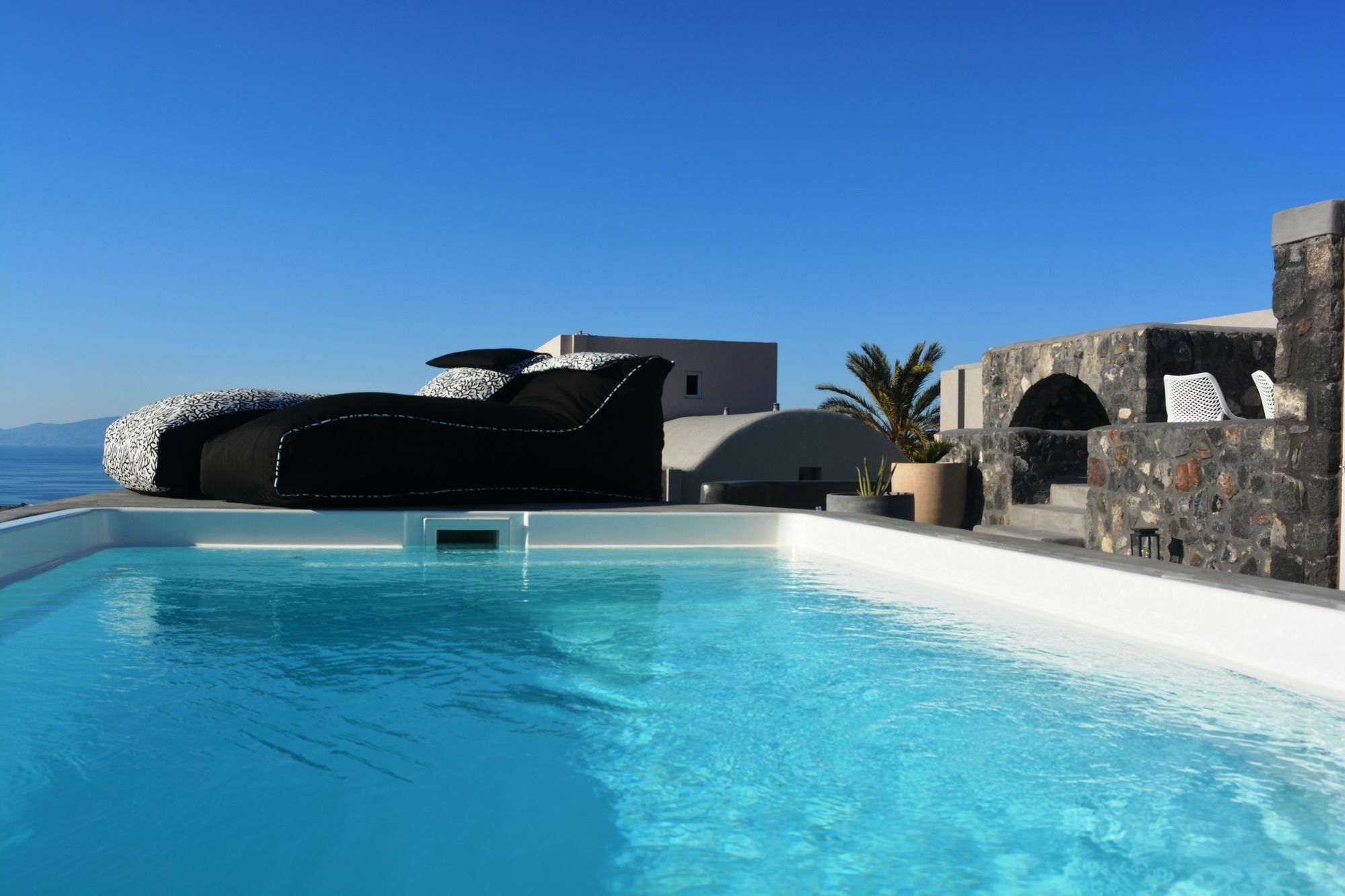 Elysian Santorini Hotel