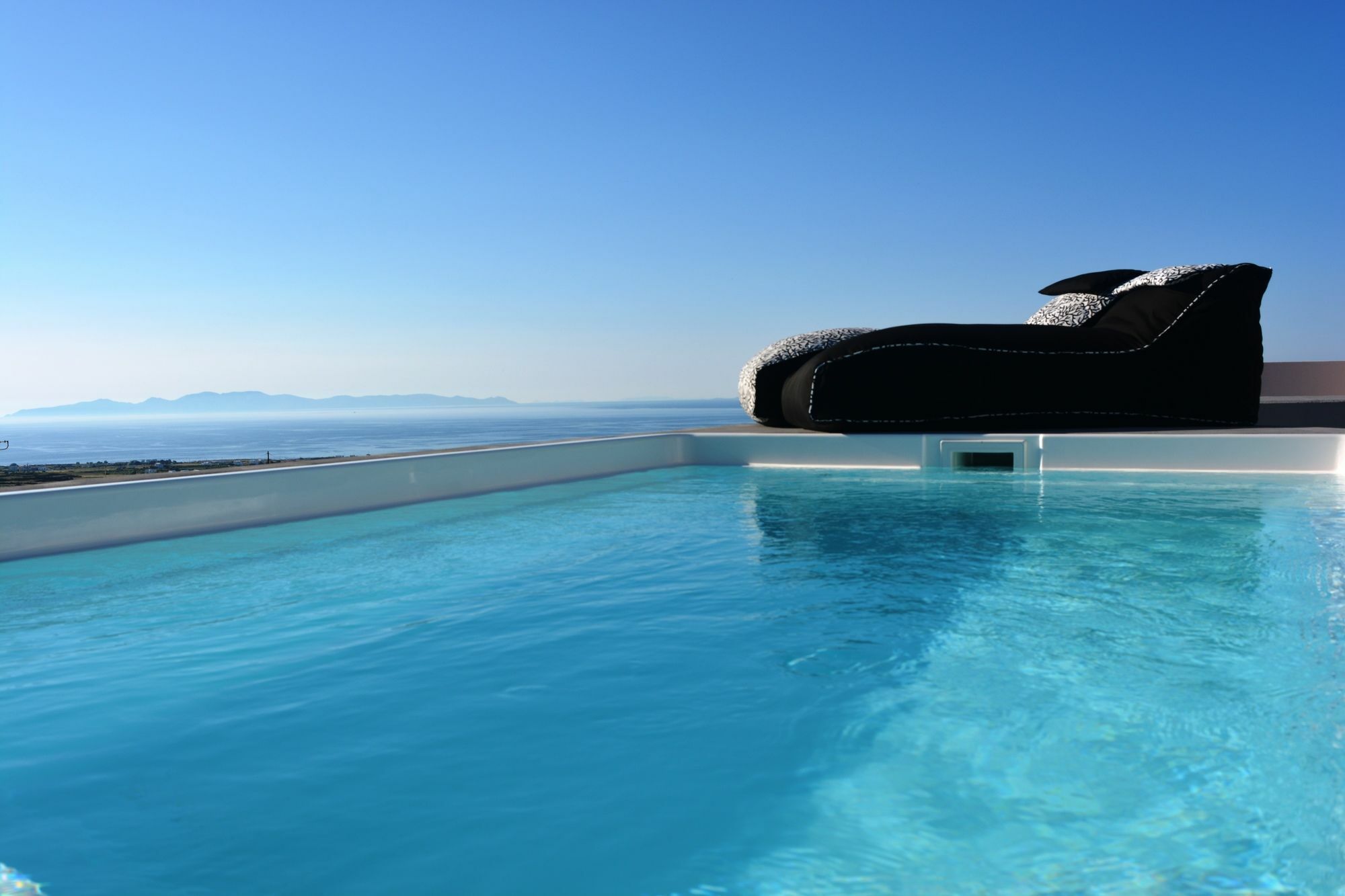 Elysian Santorini Hotel