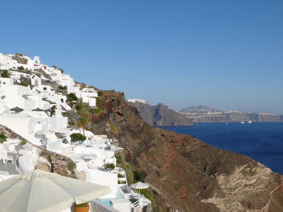 Oia's Secret Oia (Santorini)