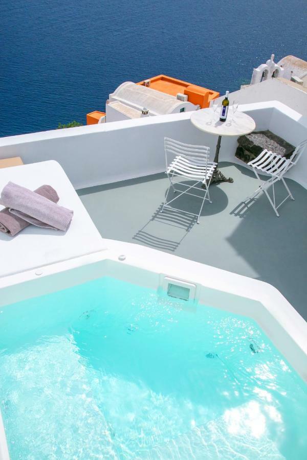 Hector Cave House Oia (Santorini)