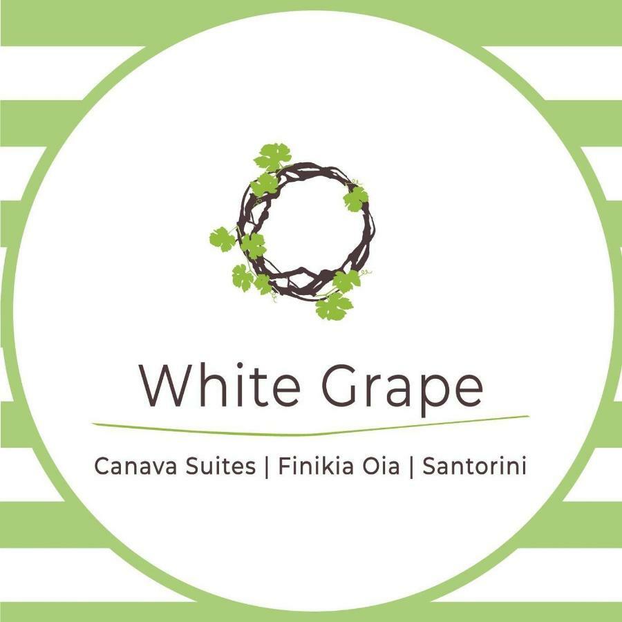 White Grape Oía