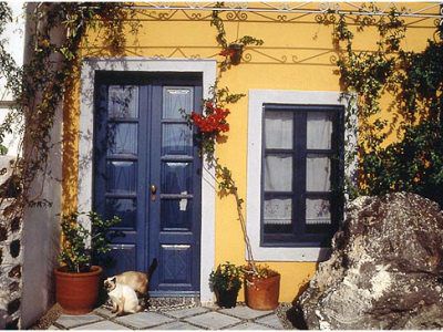 Lava Oia's Ia