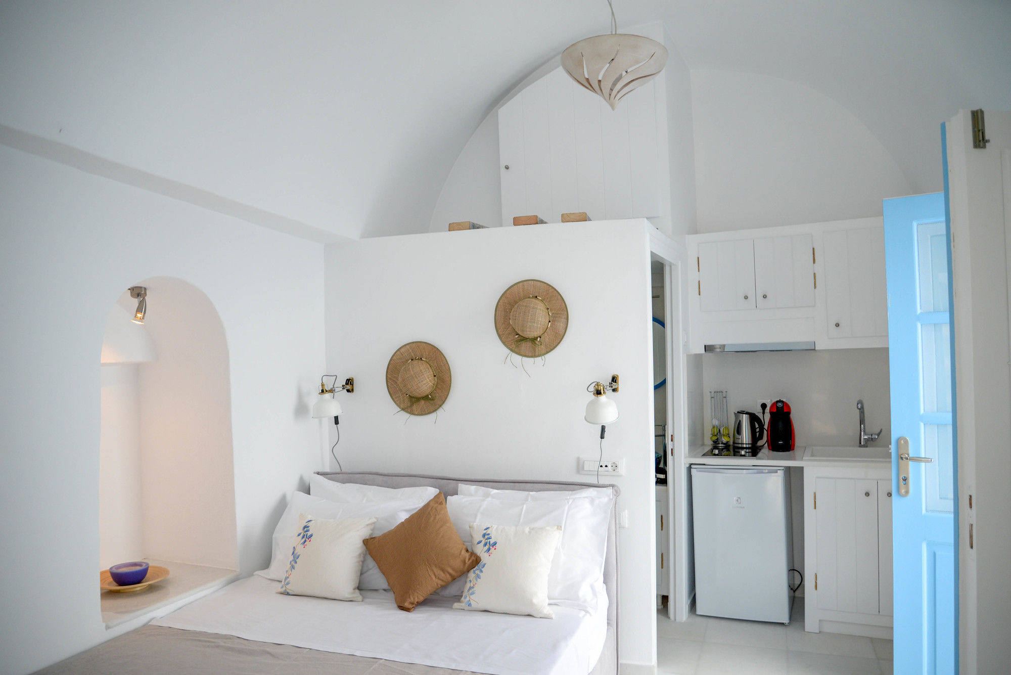 Genesis Cave Villa Oia (Santorini)