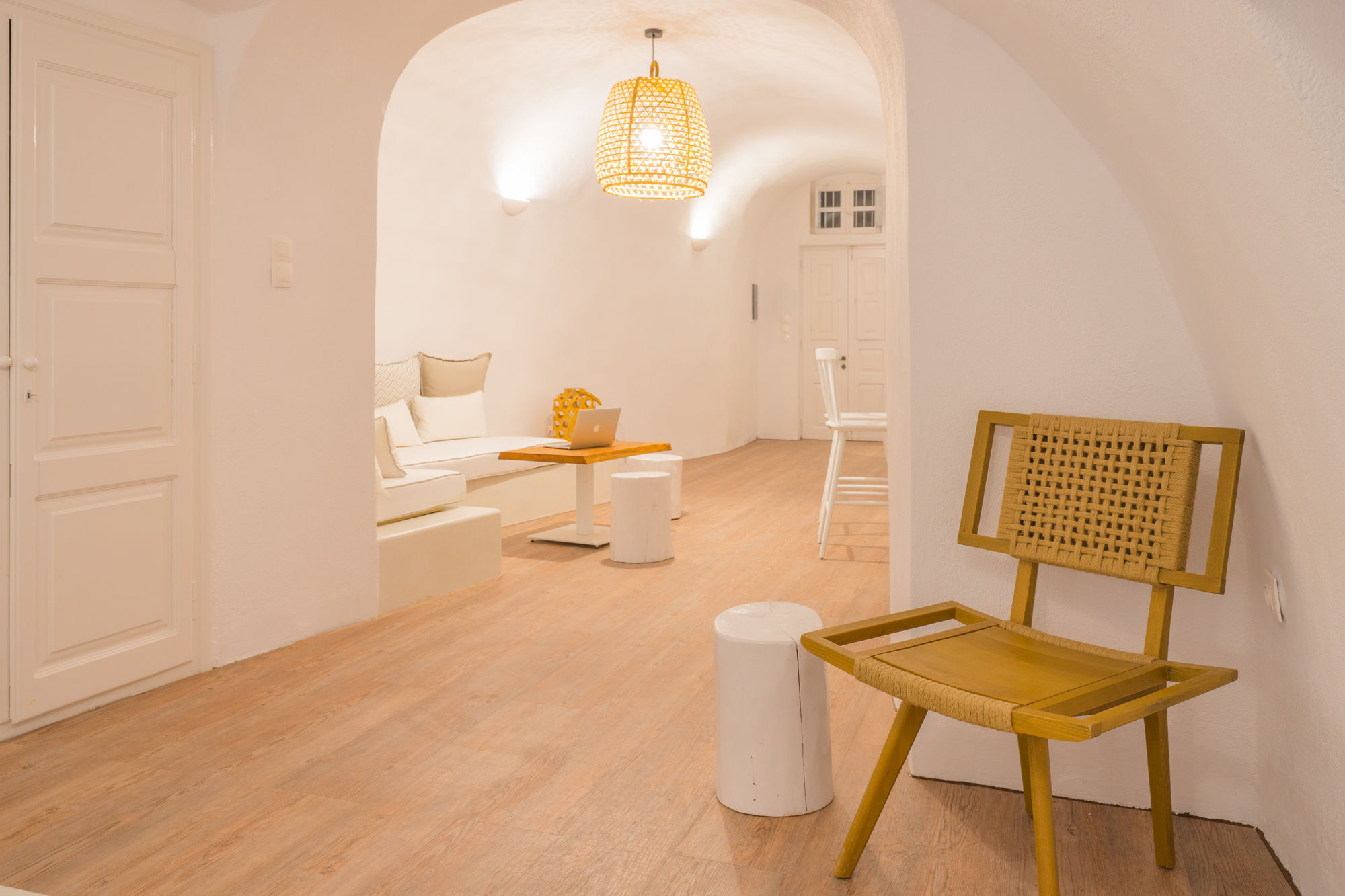 Villa Canvas