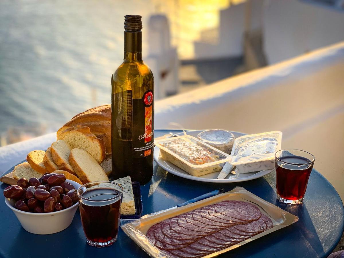Fotinos Oia (Santorini)