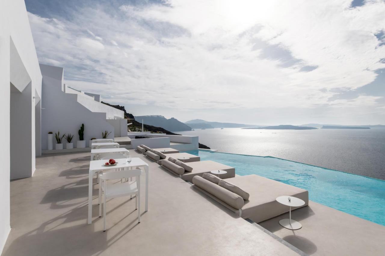 The Saint Oia (Santorini)
