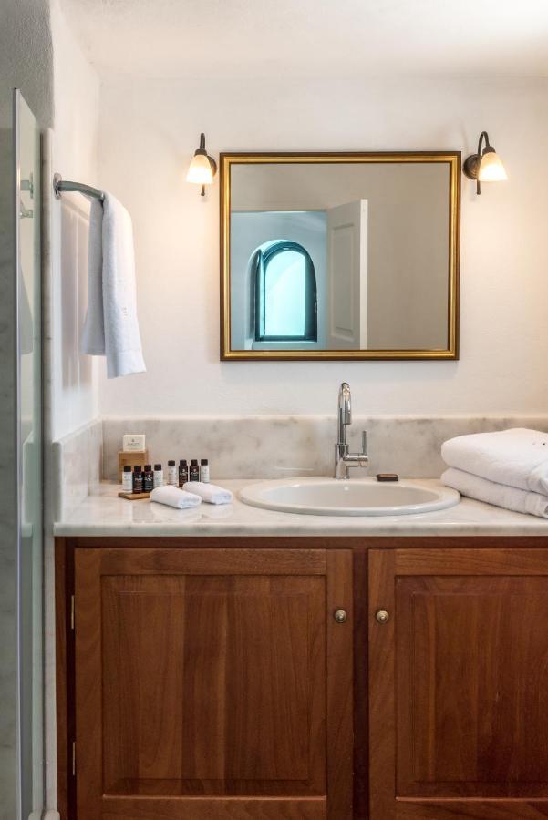 Chelidonia Luxury Oia (Santorini)