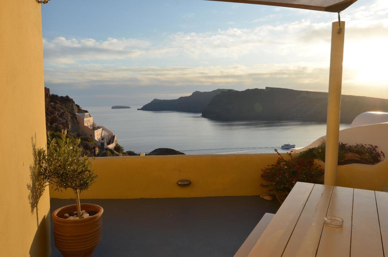 Ariadni Cave In Holiday home Oia (Santorini)