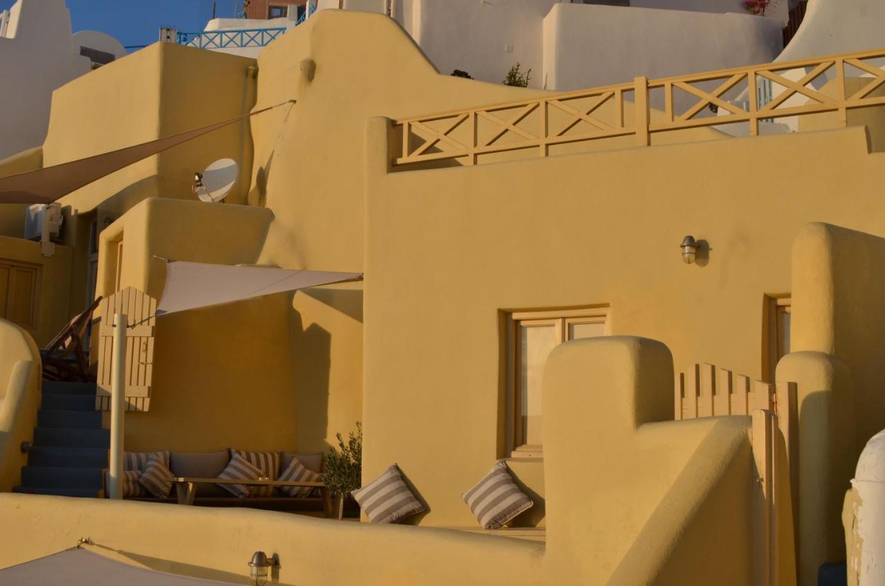 Ariadni Cave In * Oia (Santorini)