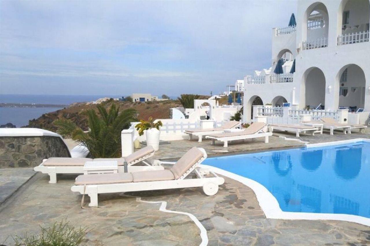 Mr And Mrs White - Santorini