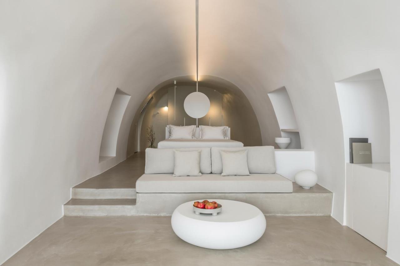 The Saint Oia (Santorini)