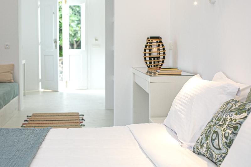 Apanomeria Boutique 3* Oía