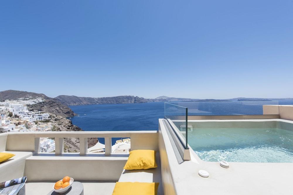 Caldera Hotel 4*