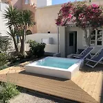 Secret Garden House In Oia