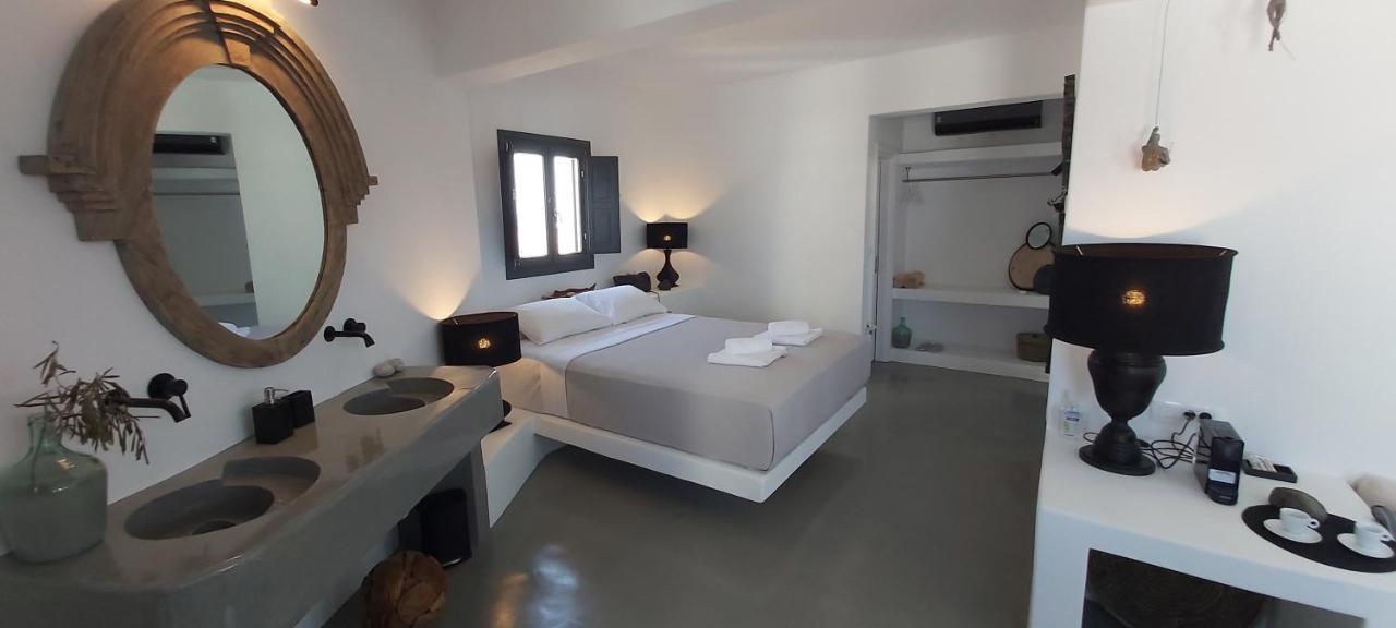 Santolia Art Aparthotel Oía