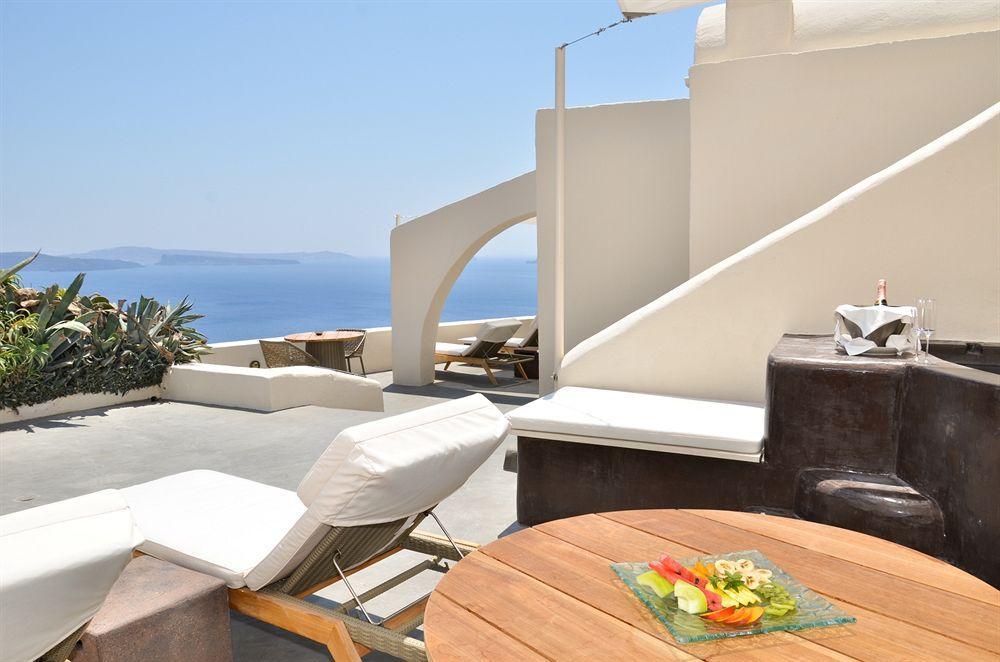 16 * Oia (Santorini)