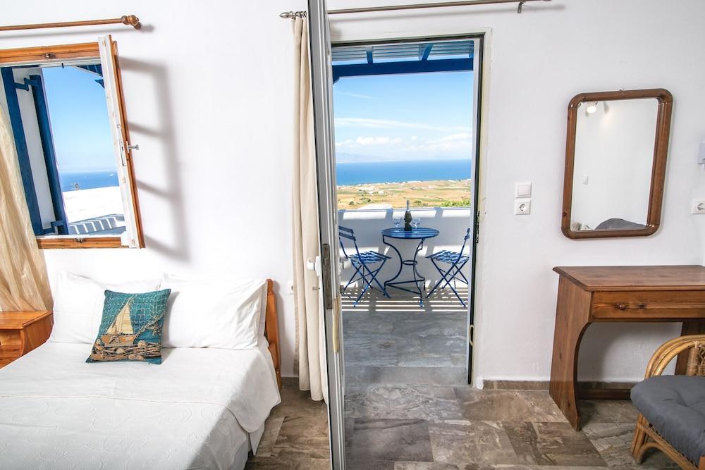 Stelios Hotel 2*