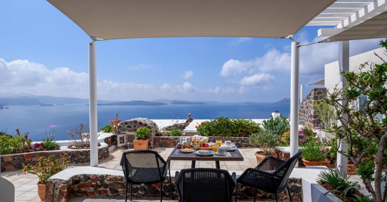 Strogili Aparthotel Oia (Santorini)