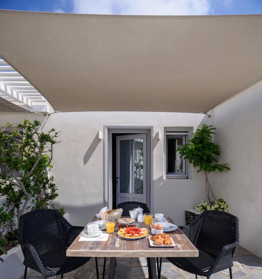 Strogili Aparthotel Oia (Santorini)