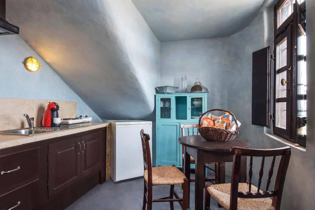 Ramni House: Private With Pool By The Sea Oia (Santorini)