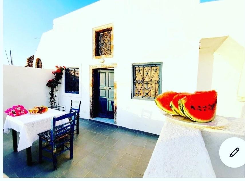 Sunset Queen In Oia (Santorini)