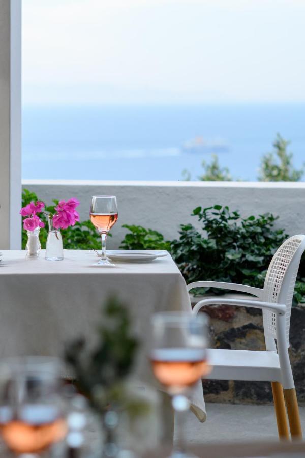 Anemomilos Aparthotel Oia (Santorini)