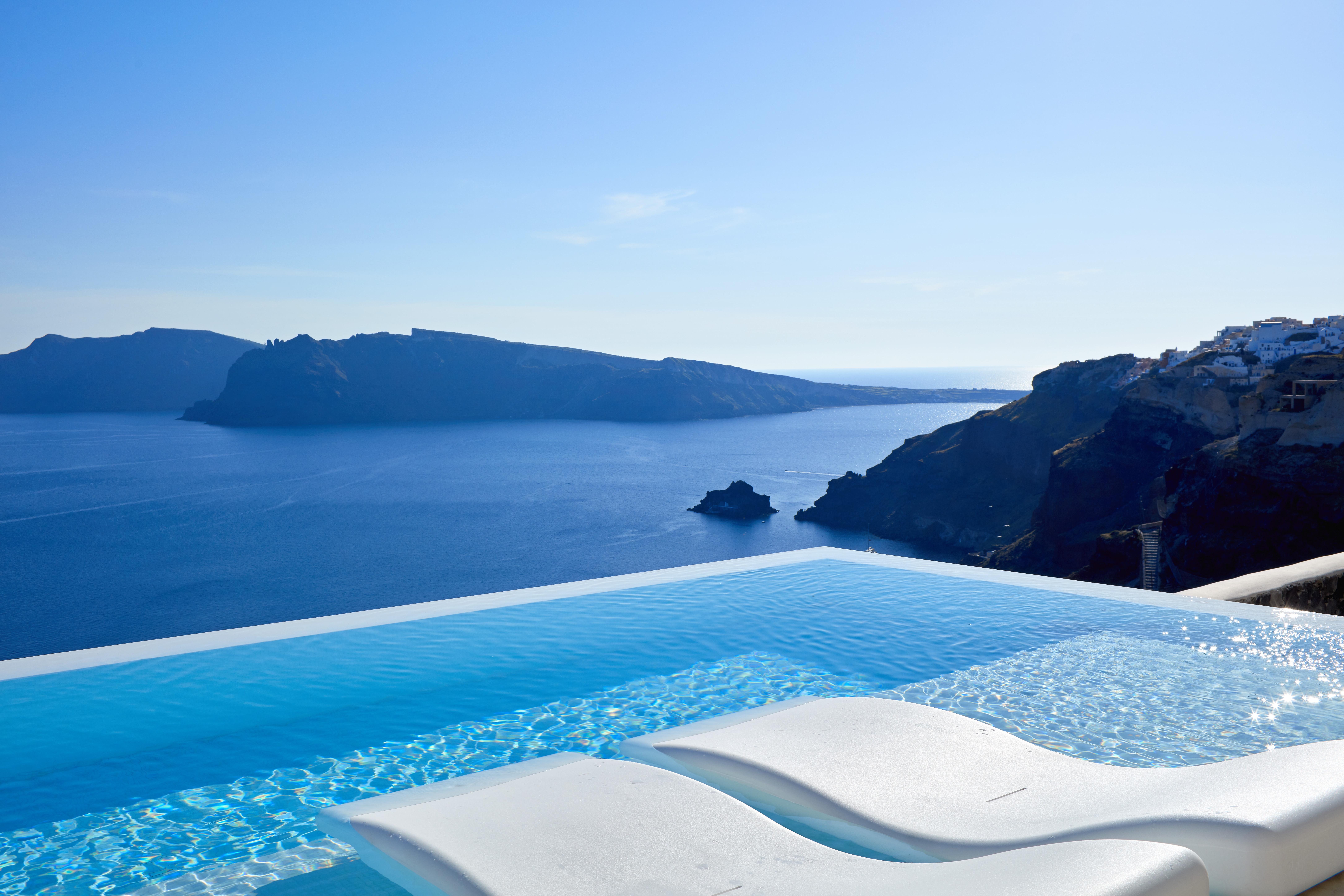 Canaves - Small Luxury Of The World
