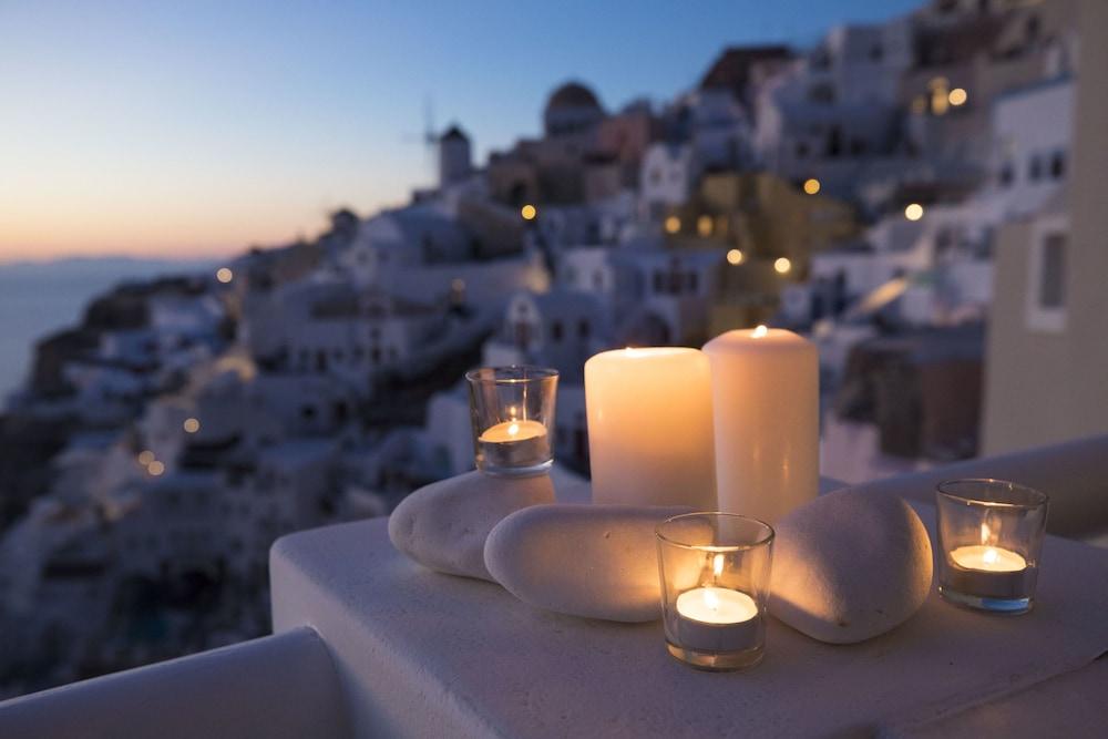 Art Maisons Castle Oia (Santorini)
