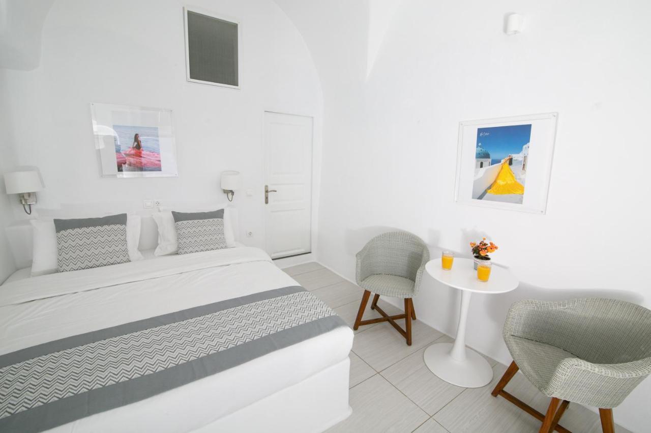 Vogue Hotel Oia (Santorini)