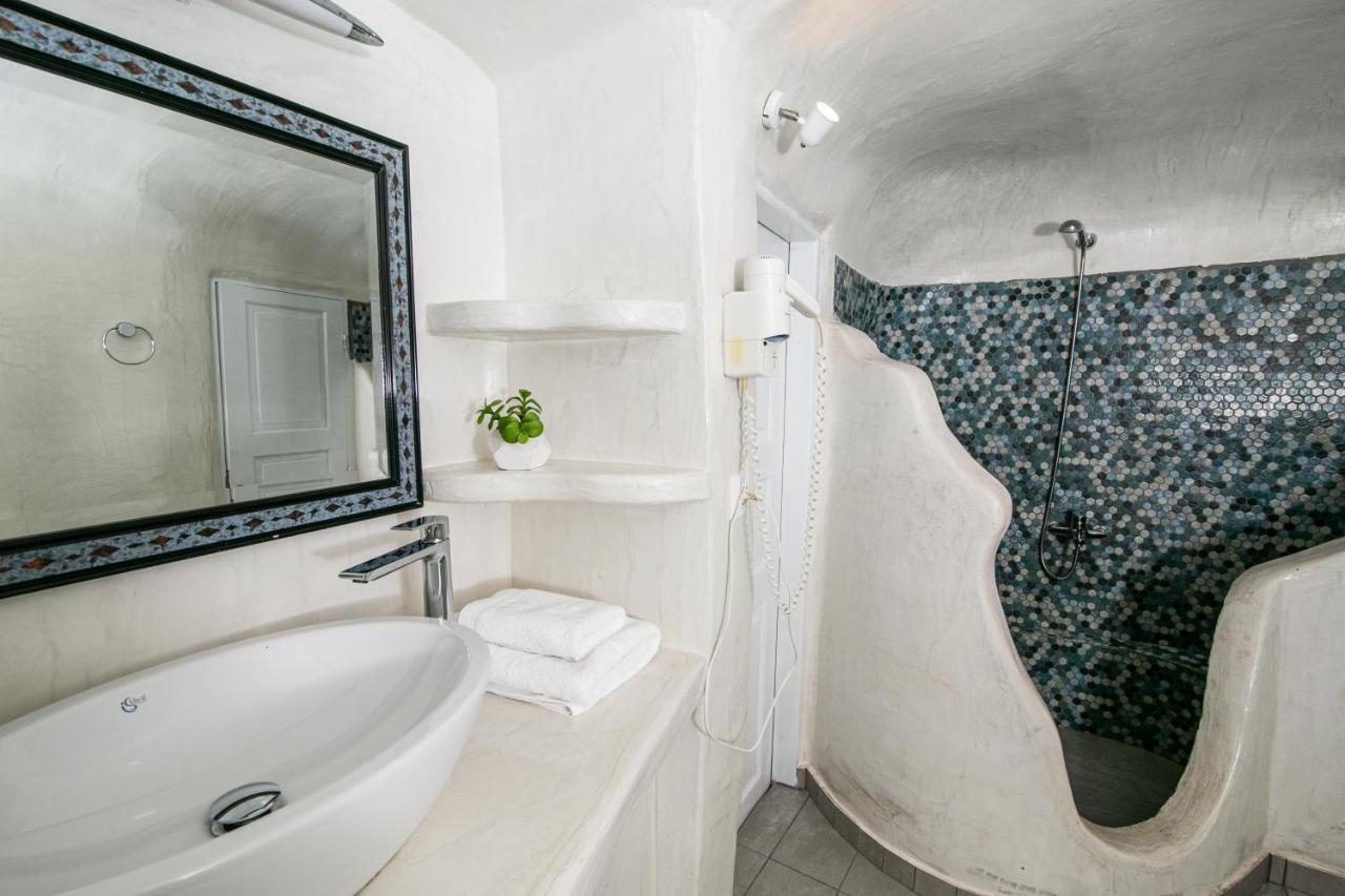 Vogue 3* Oia (Santorini)
