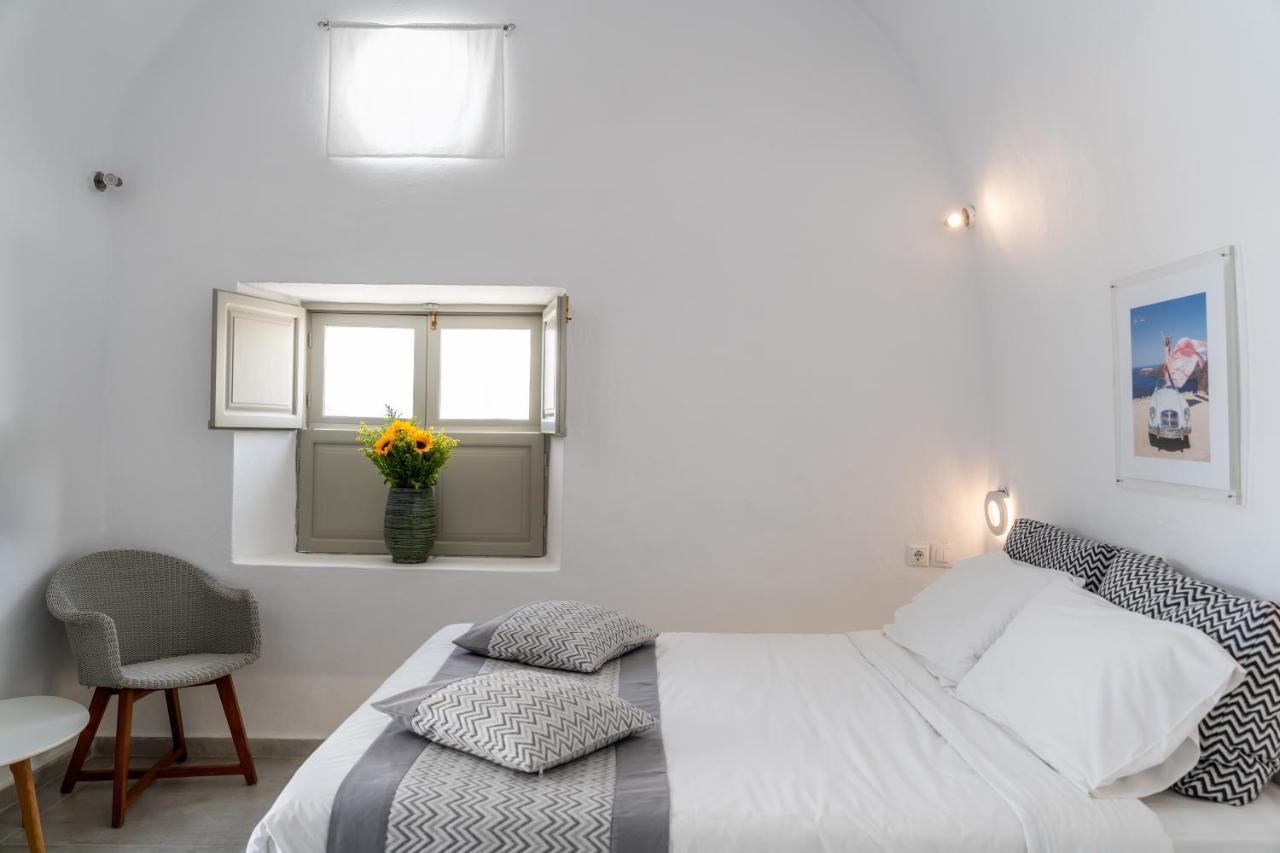 Vogue Hotel Oia (Santorini)