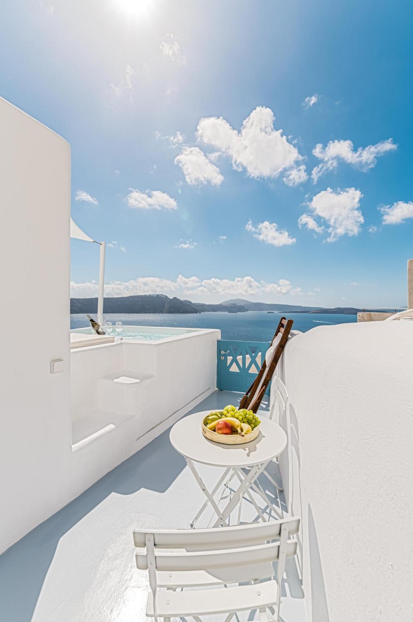 Aristos Life Luxury Cave Oia (Santorini)