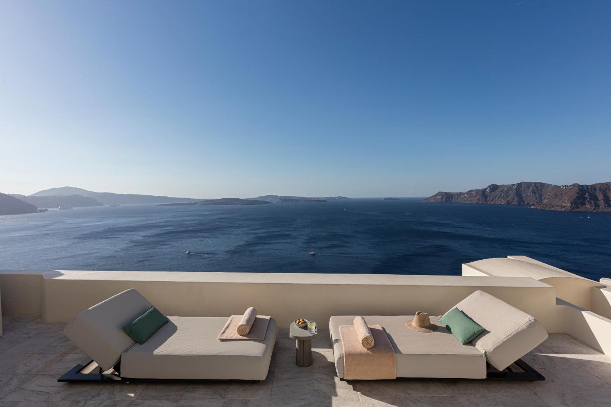Canaves - Small Luxury Of The World