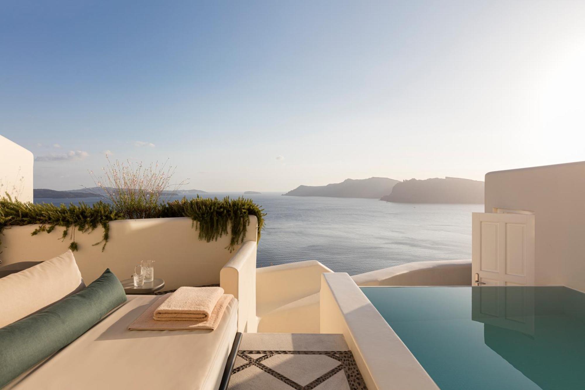 Canaves - Small Luxury Of The World