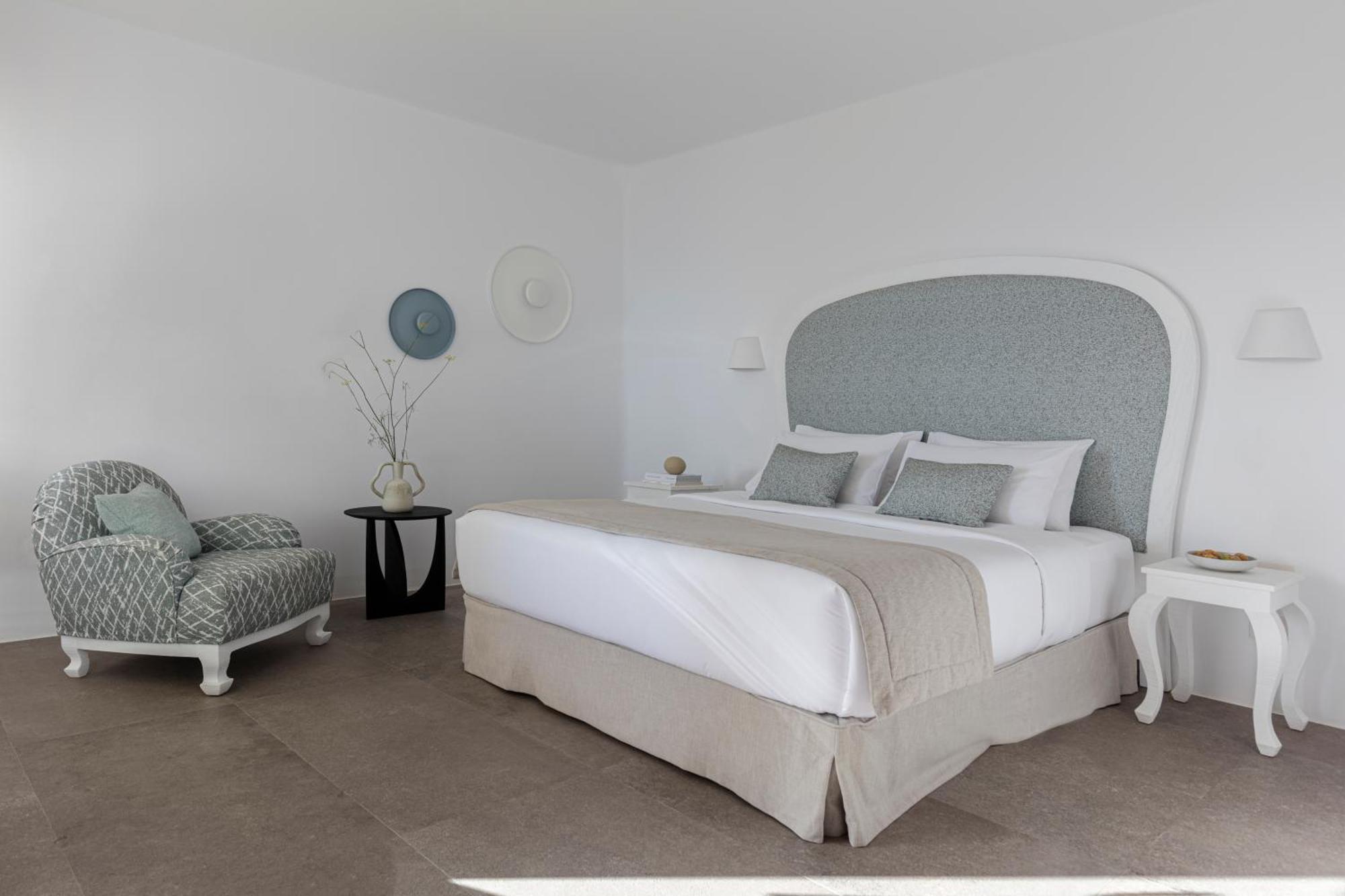 Canaves - Small Luxury Of The World Ia
