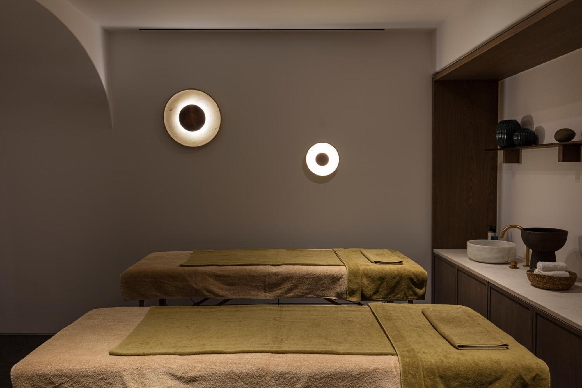 Canaves Epitome - Small Luxury Of The World