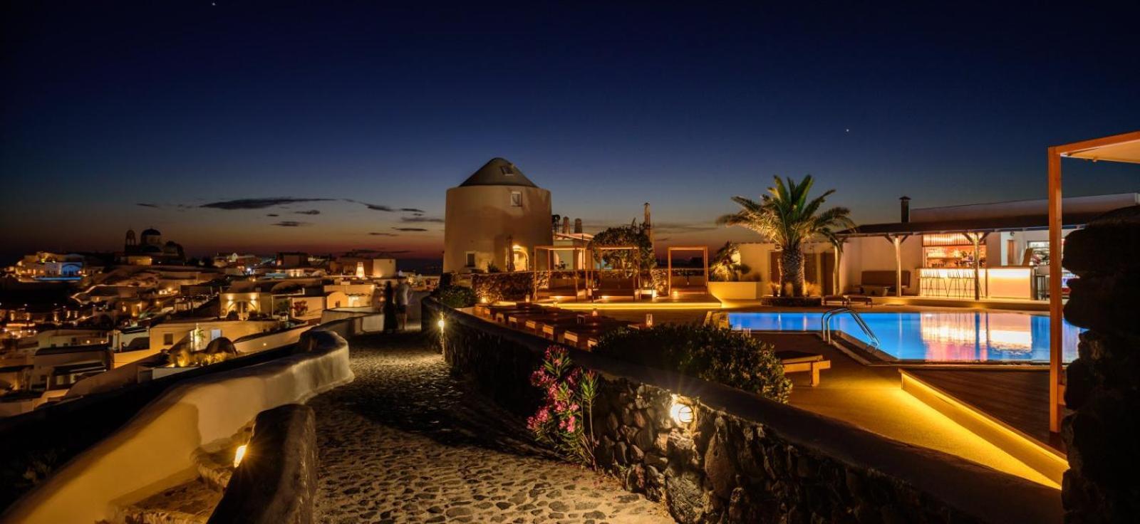 Strogili Aparthotel Oia (Santorini)