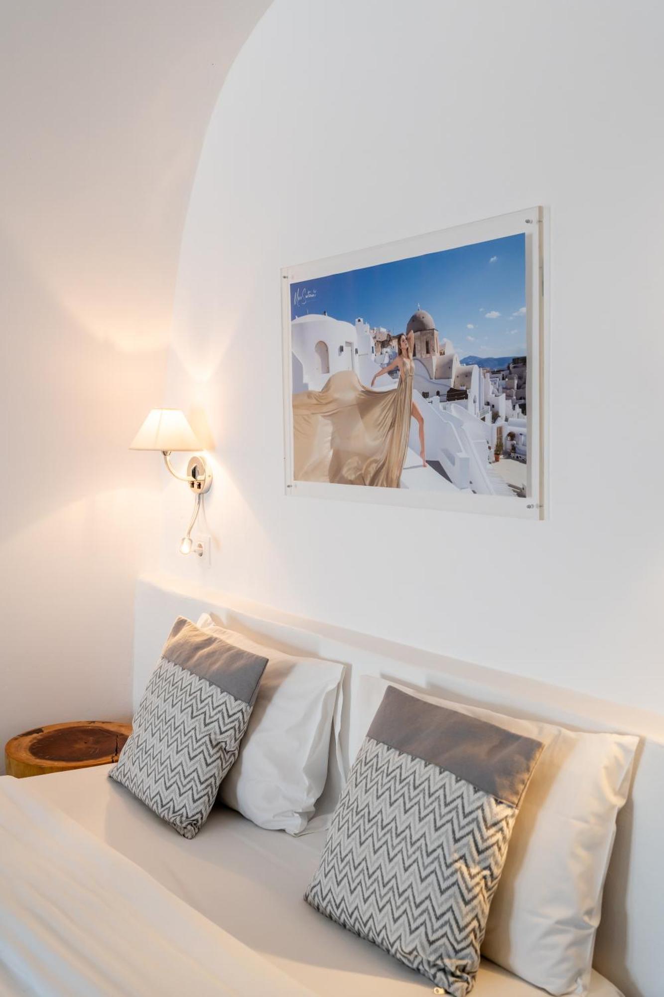 Vogue 3* Oia (Santorini)