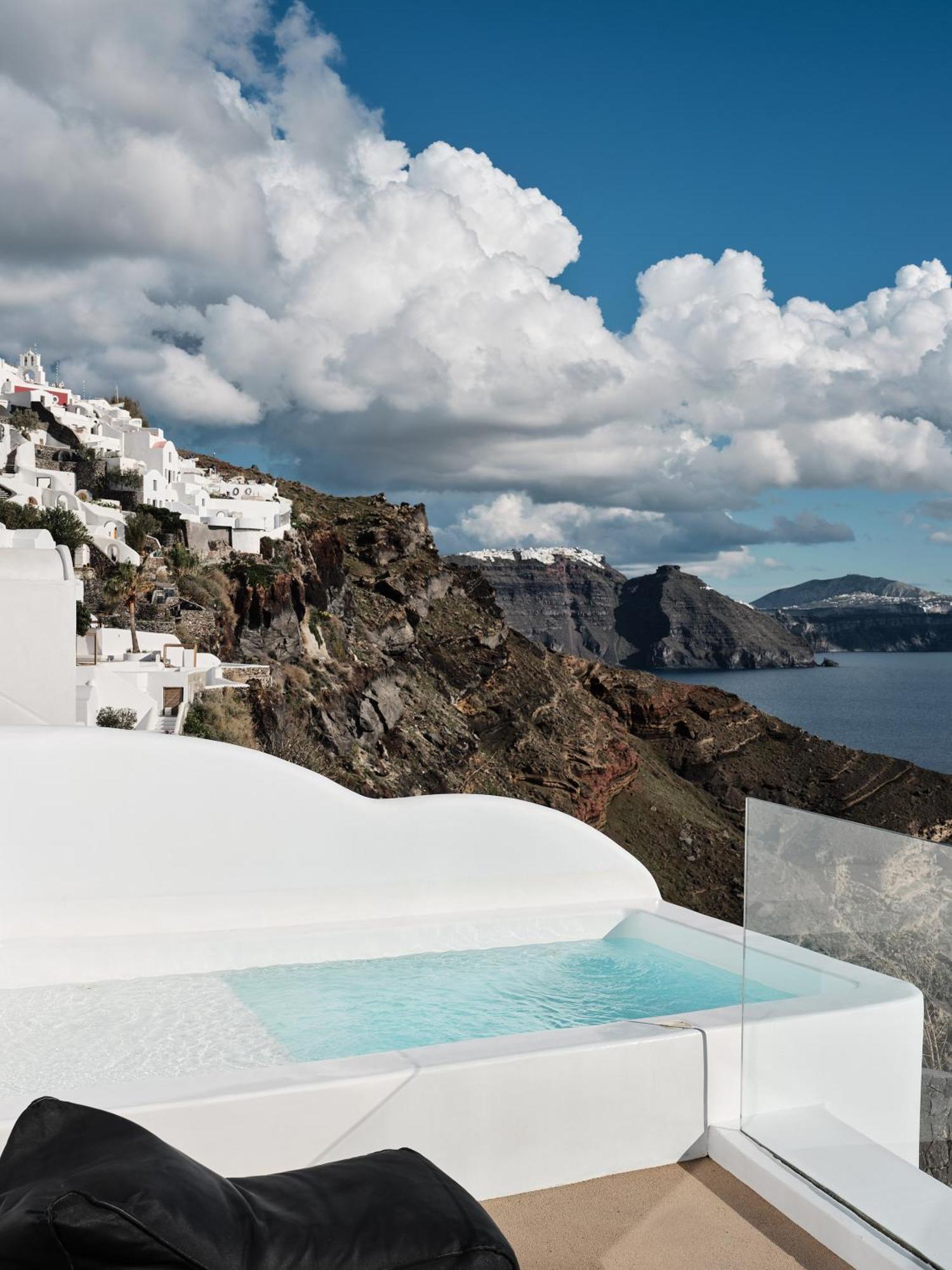 Olvos Luxury 3* Oia (Santorini)