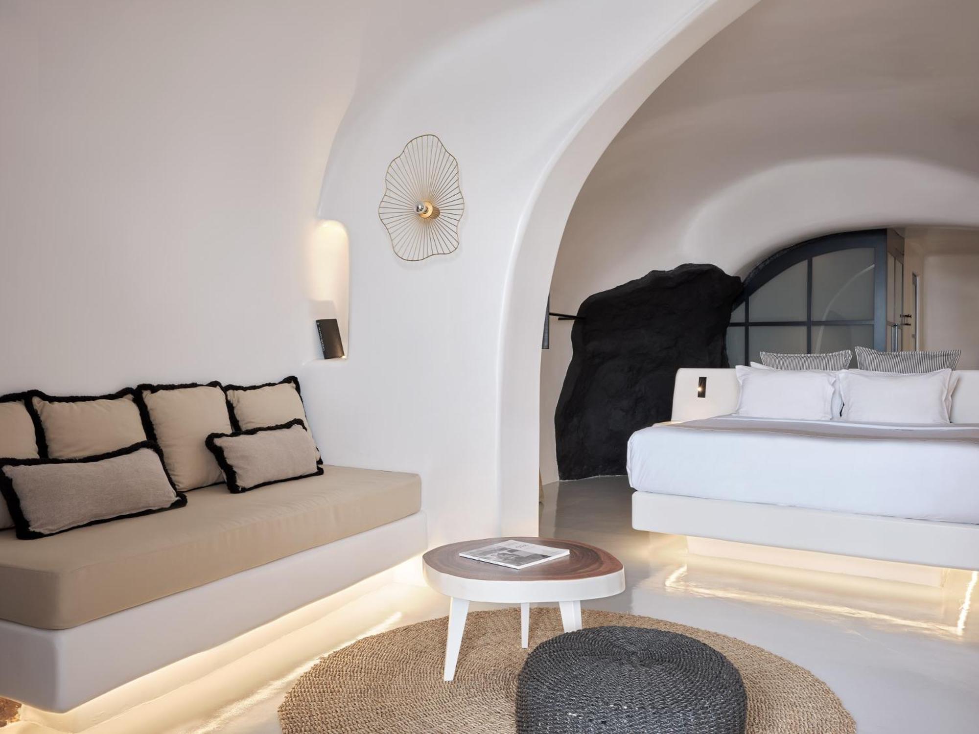 Olvos Luxury Oia (Santorini)