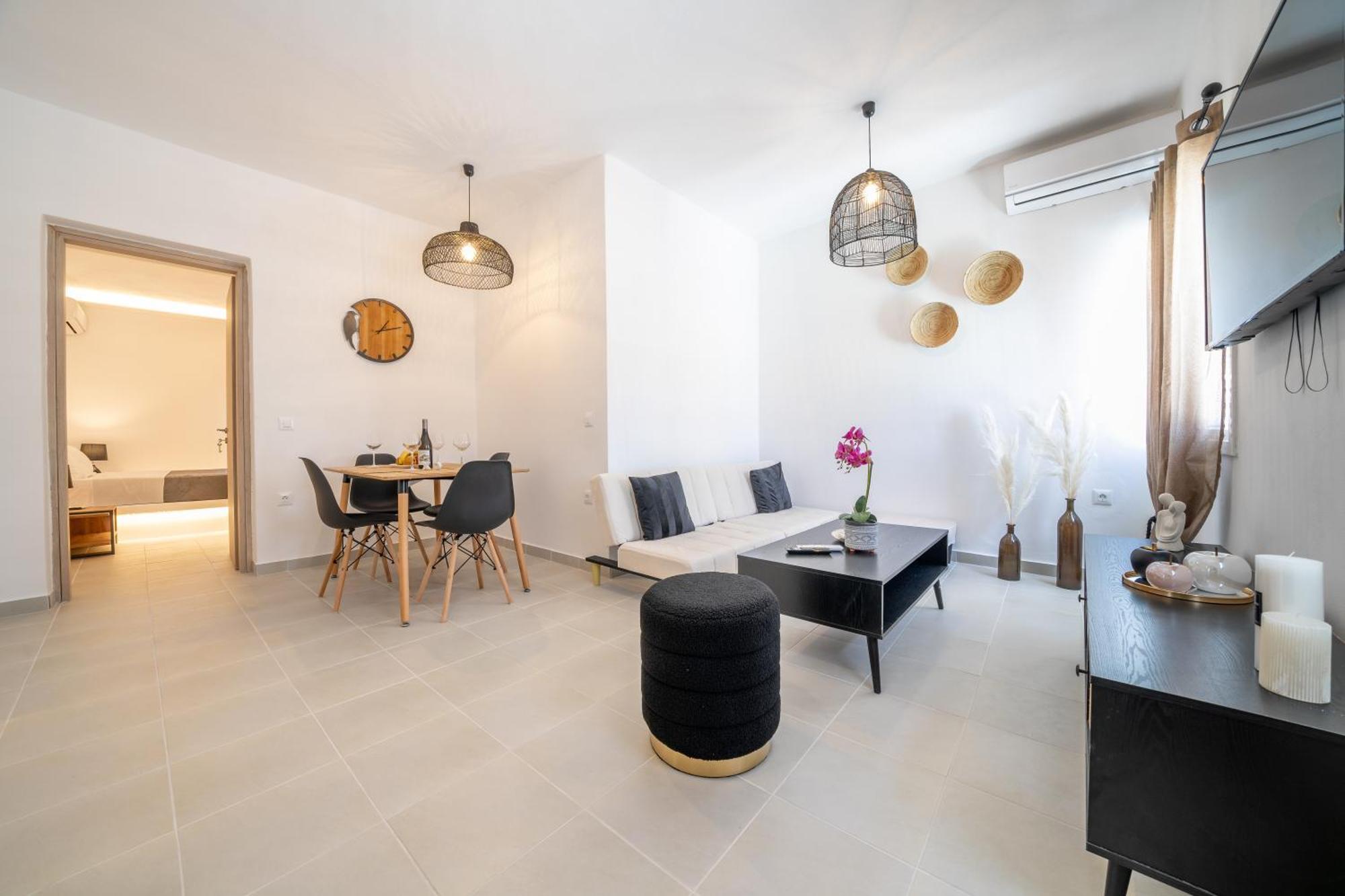 Acl'l Luxury * Oia (Santorini)