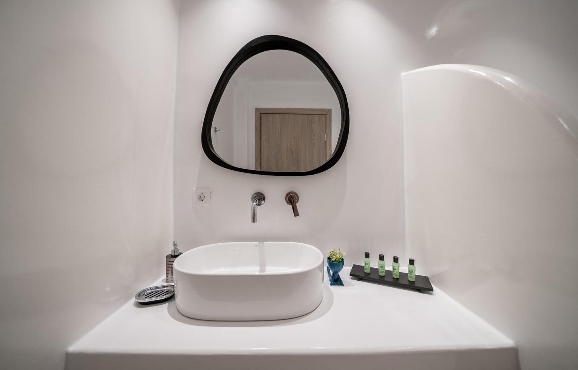 Acl'l Luxury * Oia (Santorini)