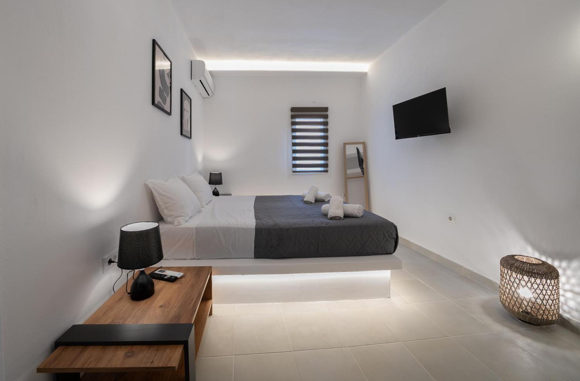 Acl'l Luxury * Oia (Santorini)