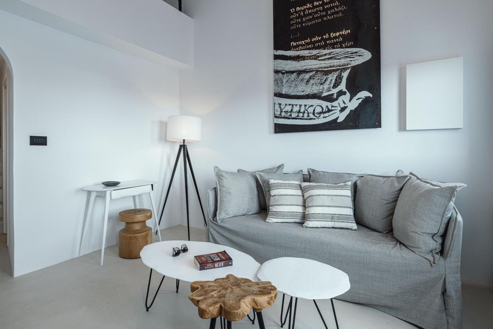 Hotel Ikies Santorini 4*
