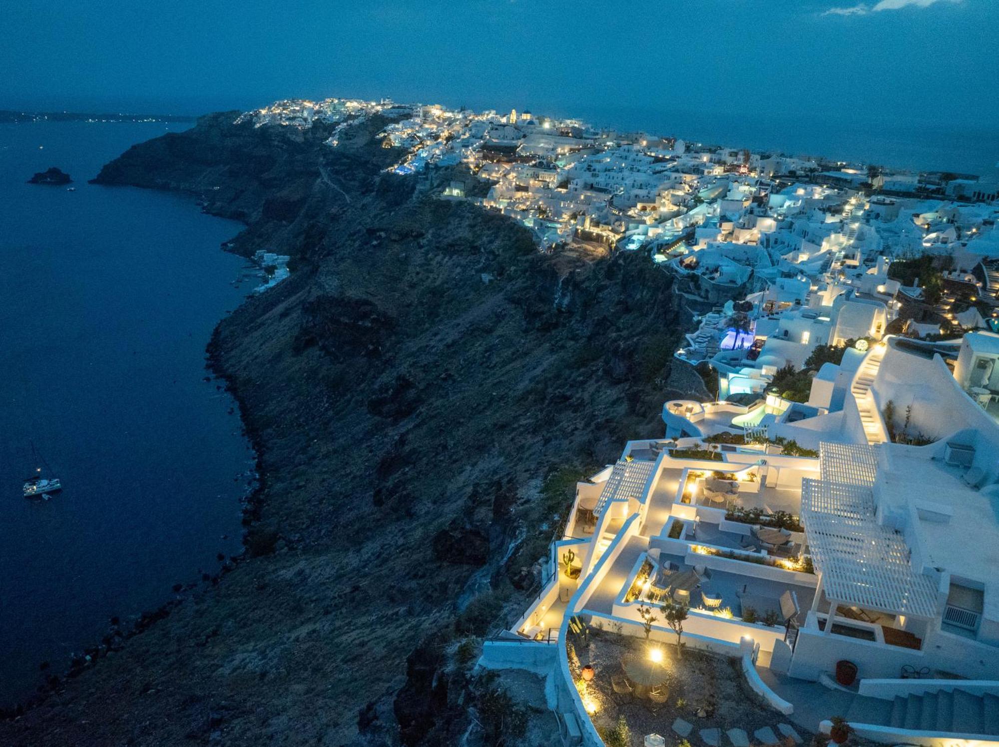 Ikies Santorini 4* Oia (Santorini)