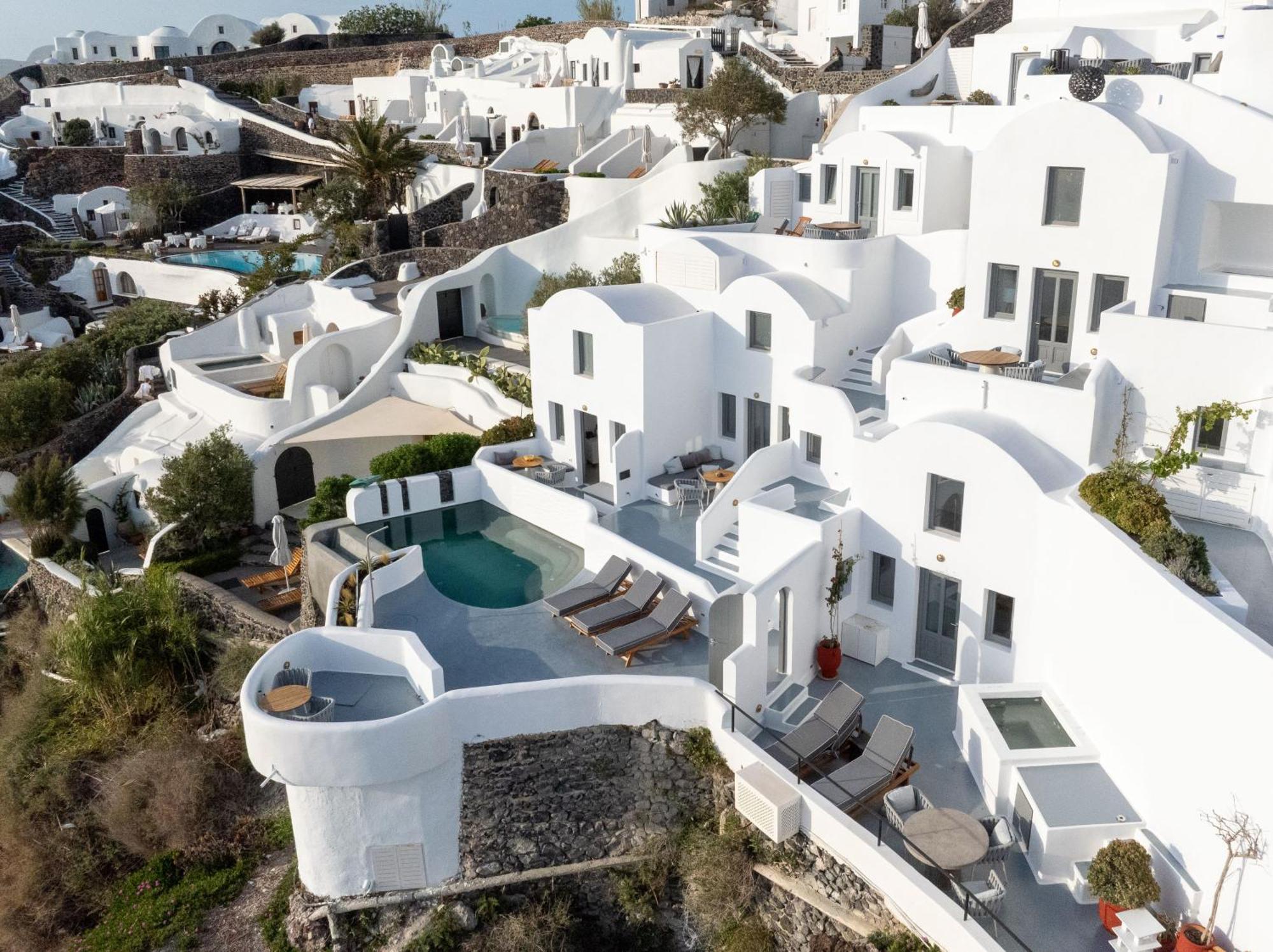 Ikies Santorini