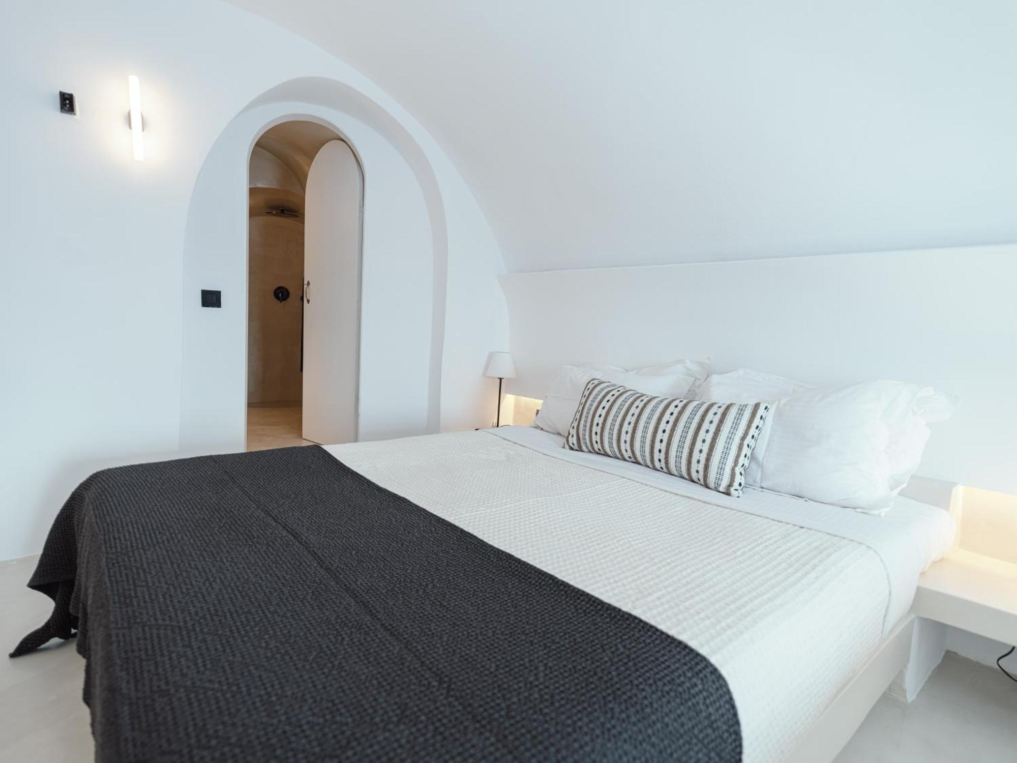 Ikies Santorini 4* Oia (Santorini)